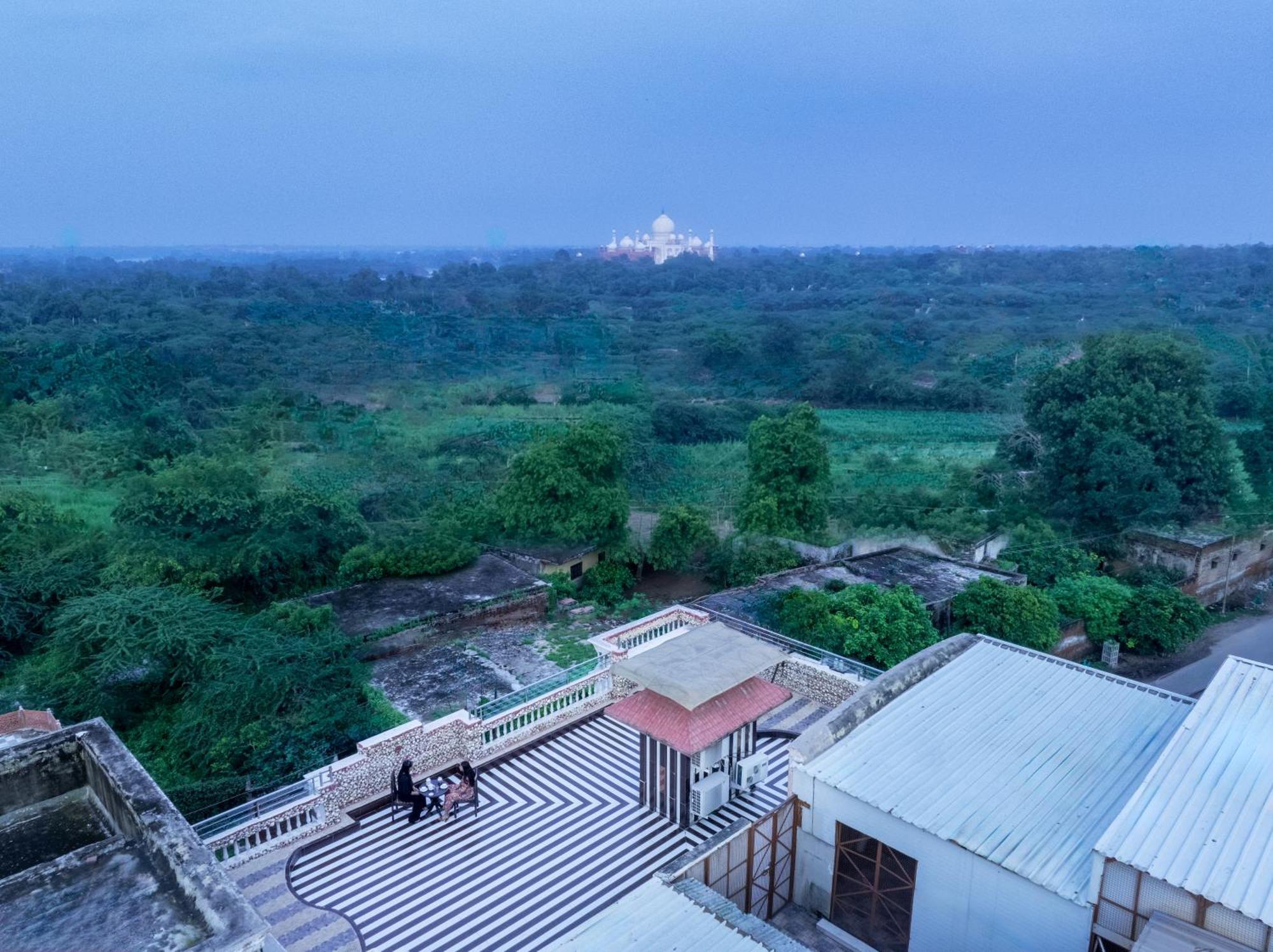 Foxoso Taj View Hotel อัครา ภายนอก รูปภาพ